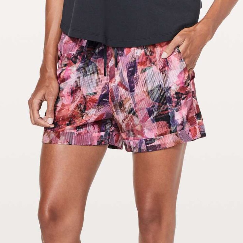 NEW Lululemon Spring Break Away Short *4-way Stretch 3" Sun Dazed Multi Pink 6 - Picture 2 of 5